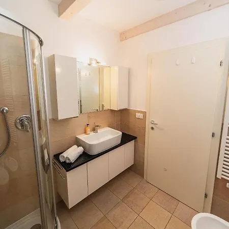 Floris Apartment